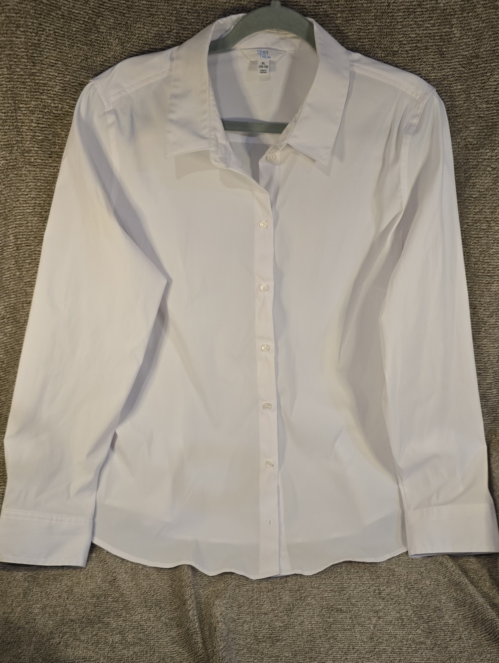 Time and Tru Women's White Button-Down Shirt